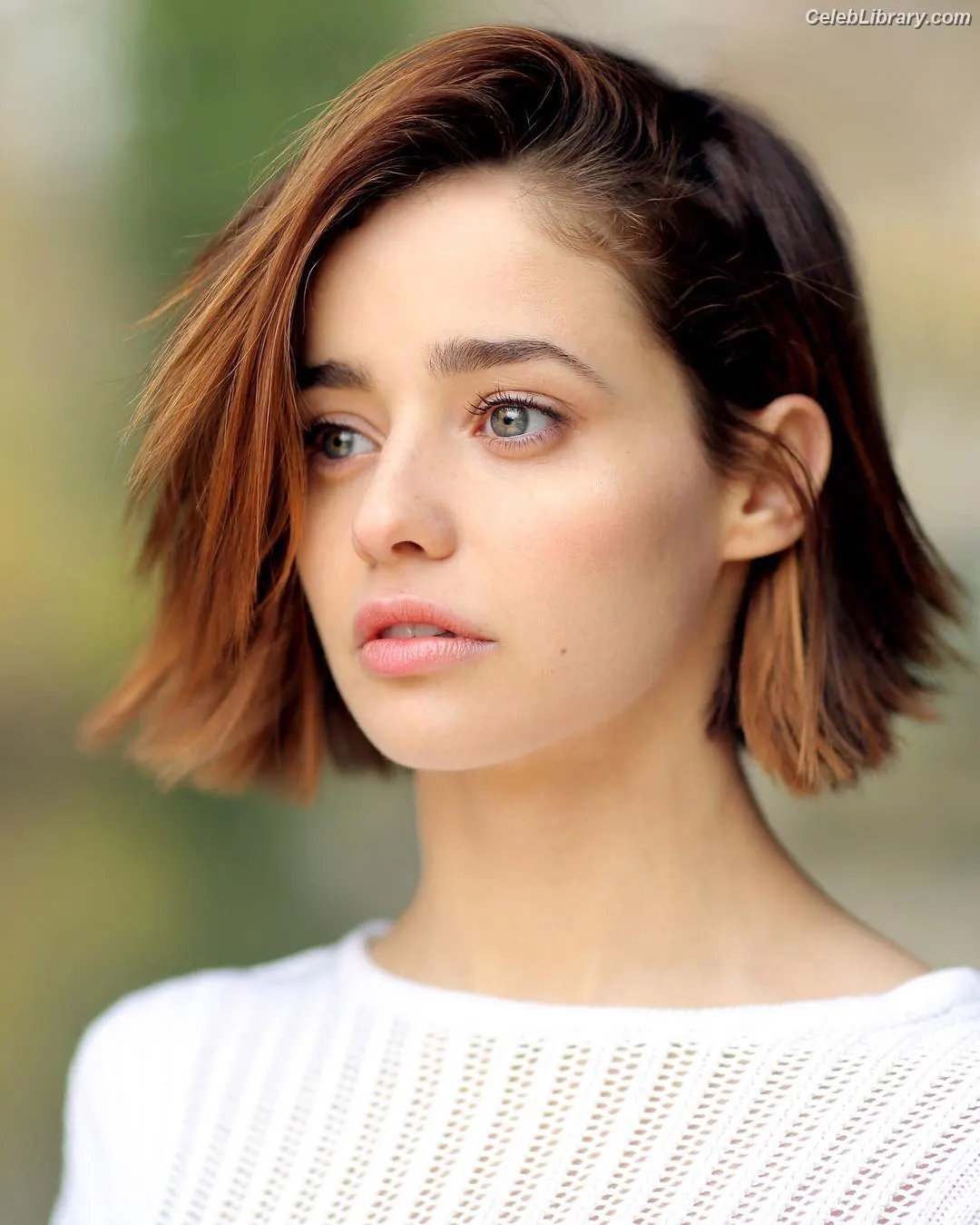 Holly Earl photo 5 of 64