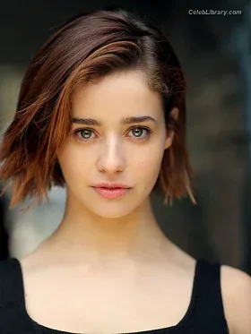 Holly Earl photo 4 of 65