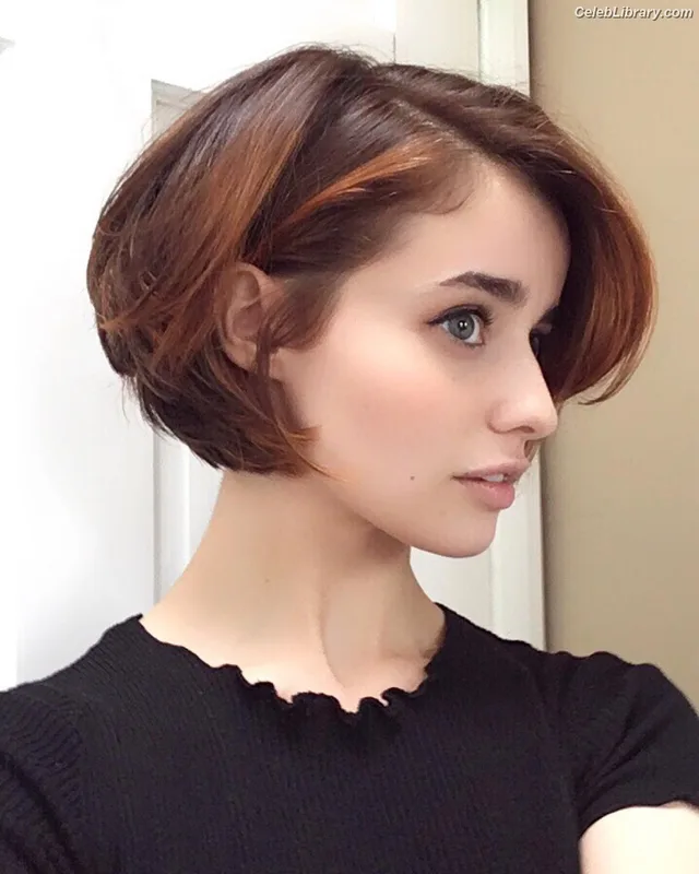 Holly Earl photo 10 of 65