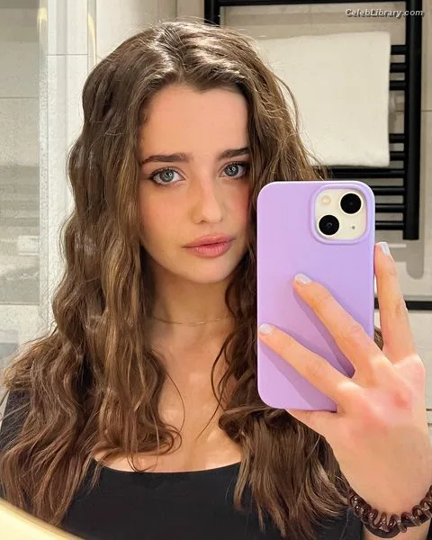 Holly Earl photo 24 of 65