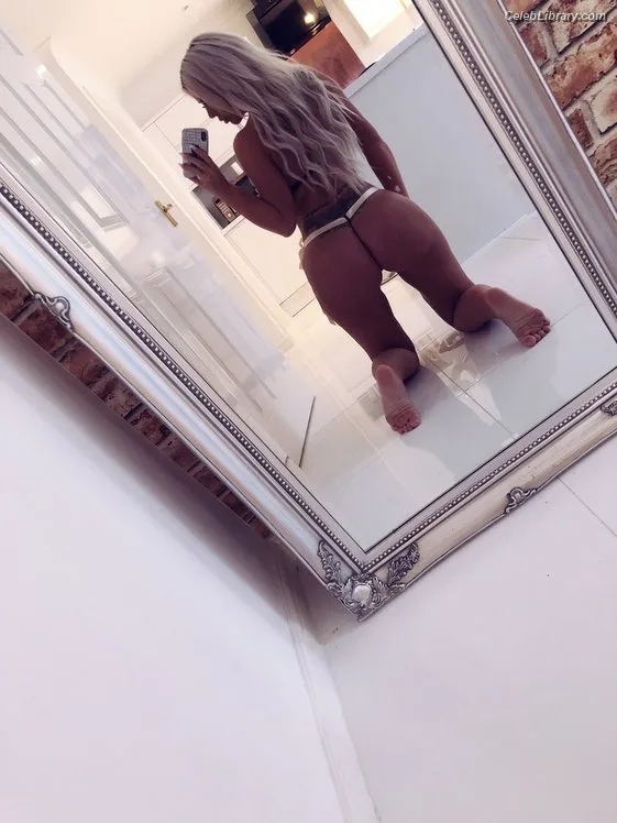 Holly Hagan photo 1 of 239