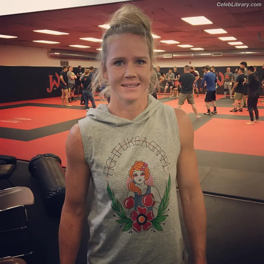 Holly Holm photo 10 of 344