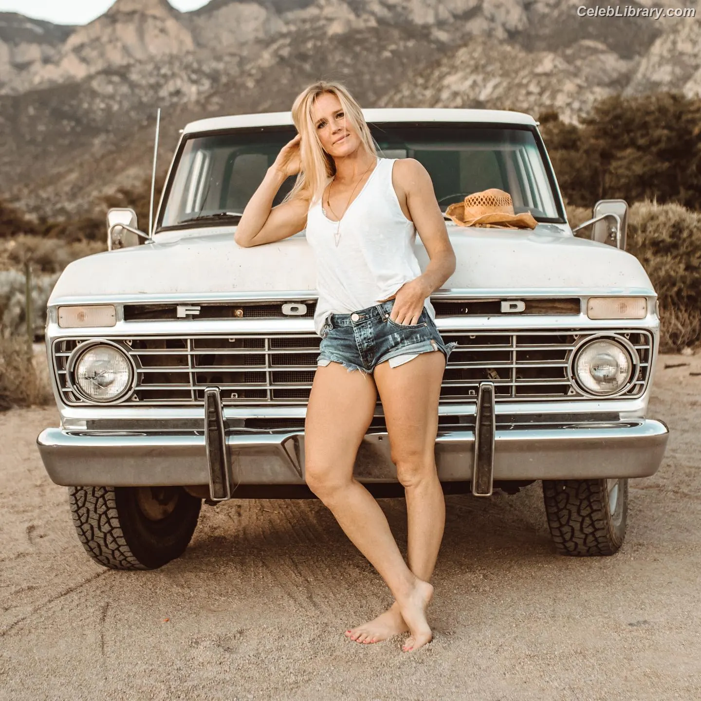 Holly Holm photo 11 of 344
