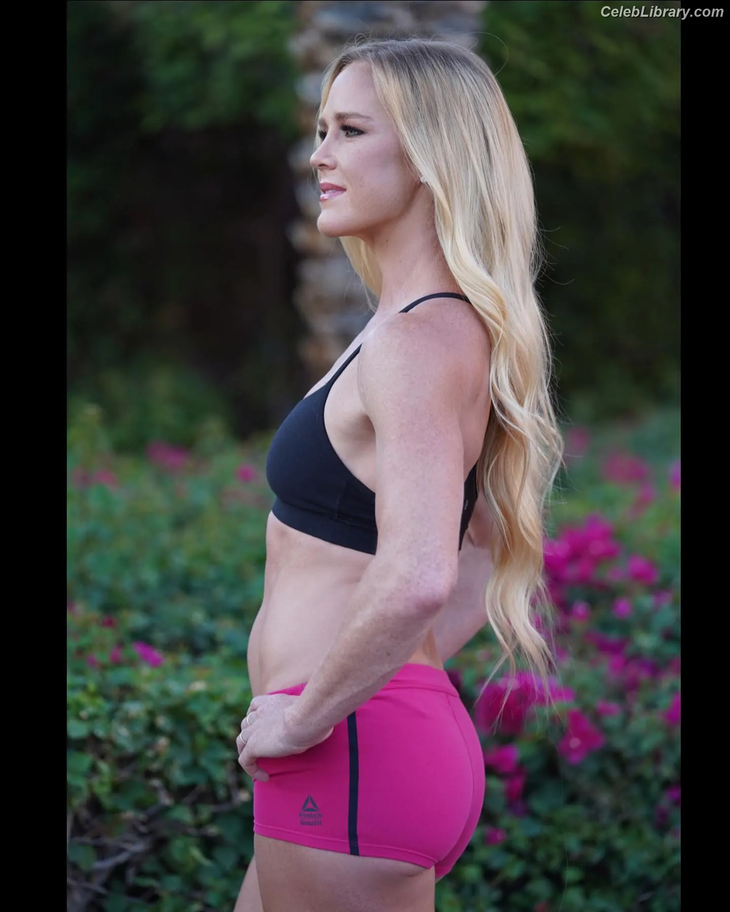 Holly Holm photo 20 of 344