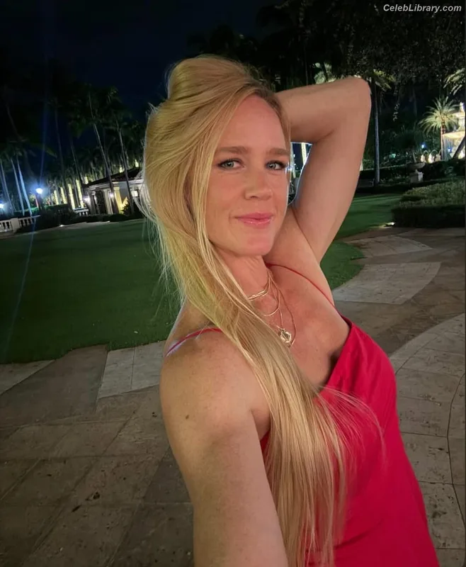 Holly Holm photo 3 of 345