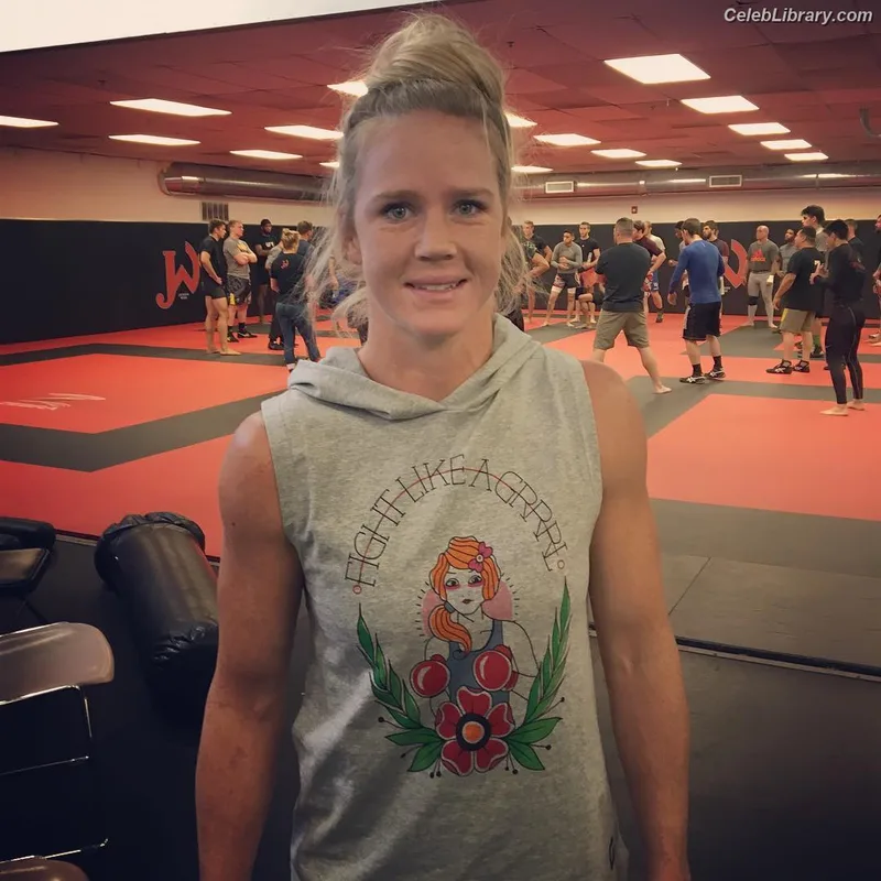 Holly Holm photo 10 of 345