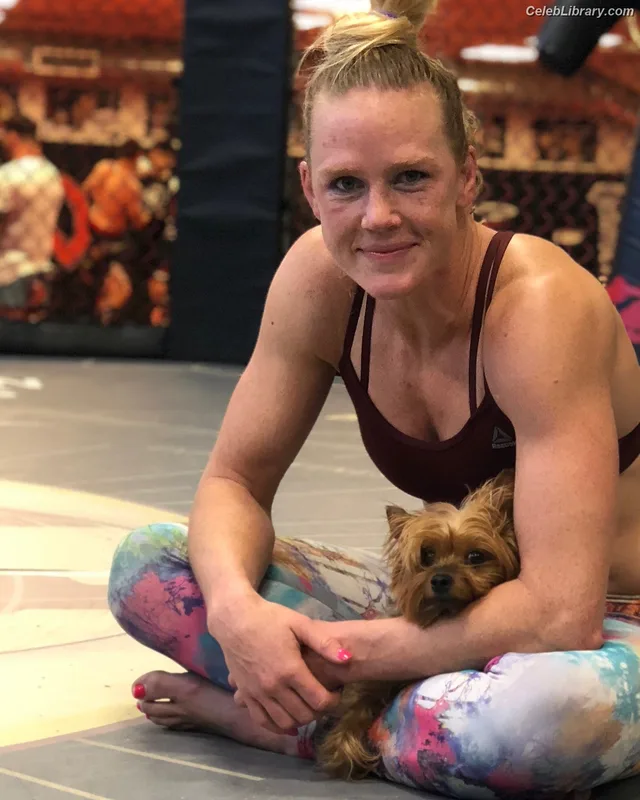 Holly Holm photo 19 of 345