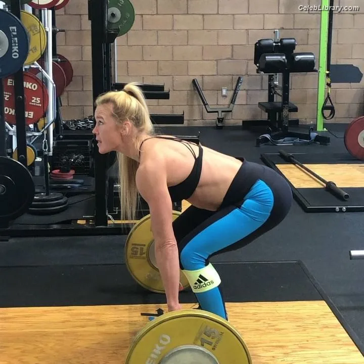 Holly Holm photo 3 of 345