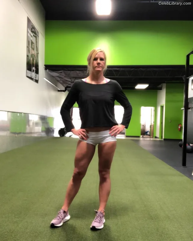 Holly Holm photo 7 of 345