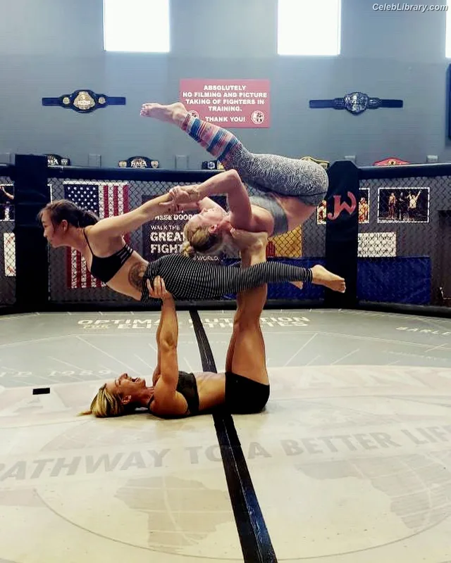 Holly Holm photo 10 of 345
