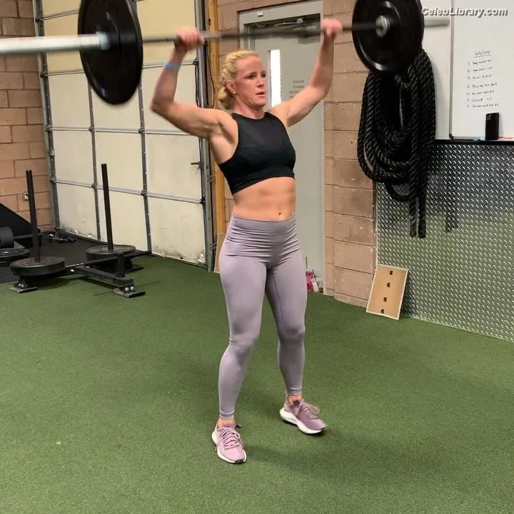 Holly Holm photo 6 of 345