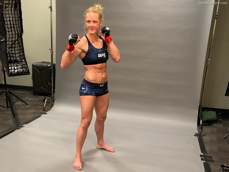 Holly Holm photo 16 of 345