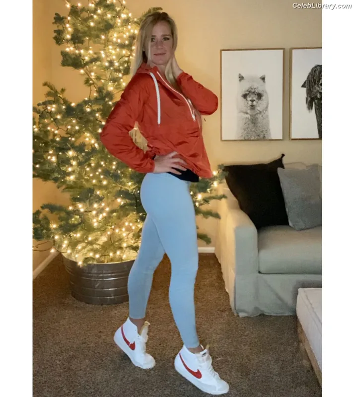 Holly Holm photo 17 of 345