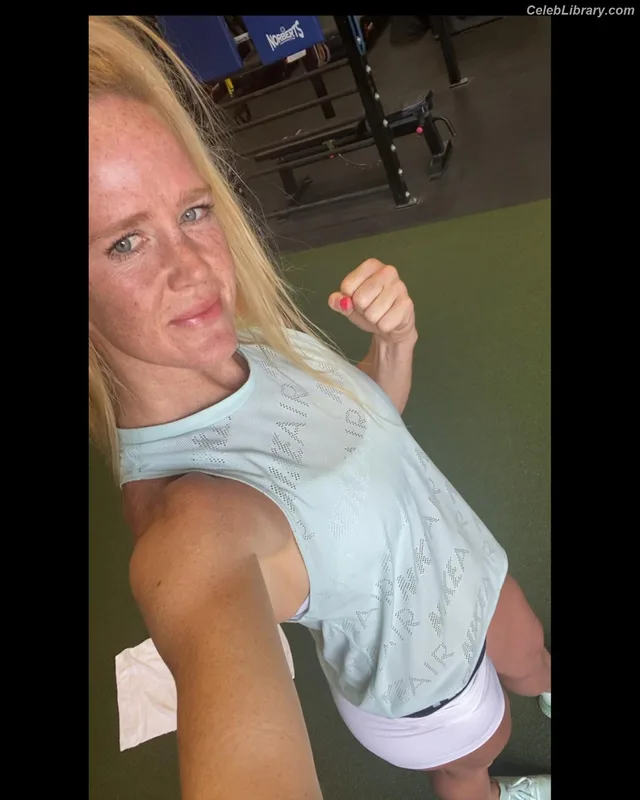 Holly Holm photo 6 of 345
