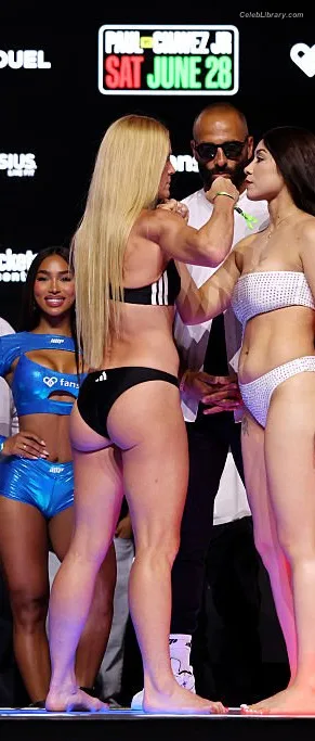 Holly Holm photo 22 of 345