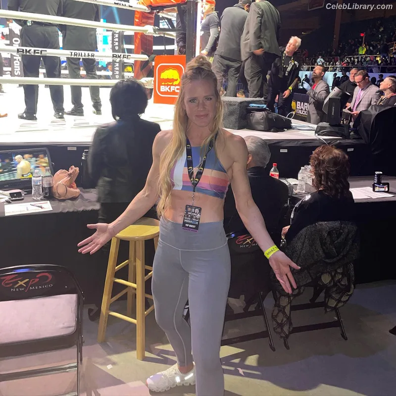 Holly Holm photo 2 of 345