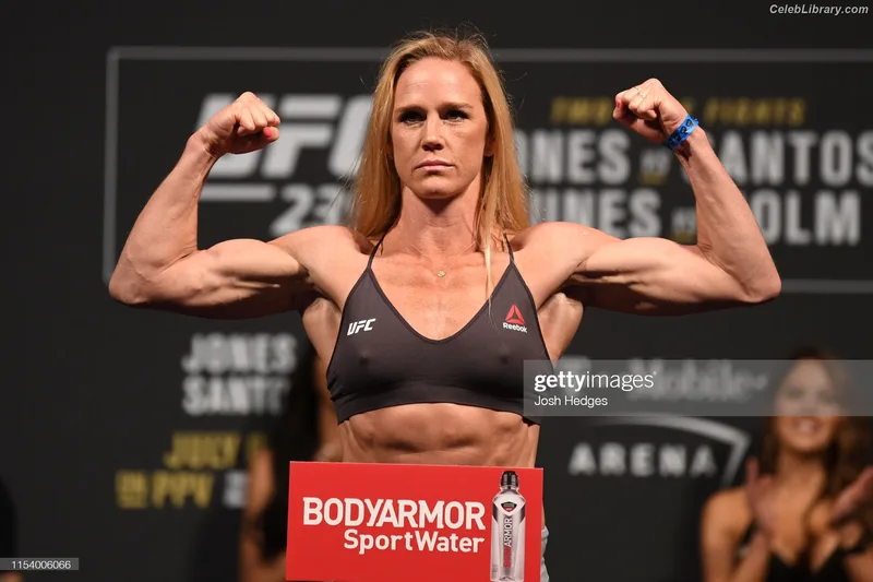 Holly Holm photo 23 of 345