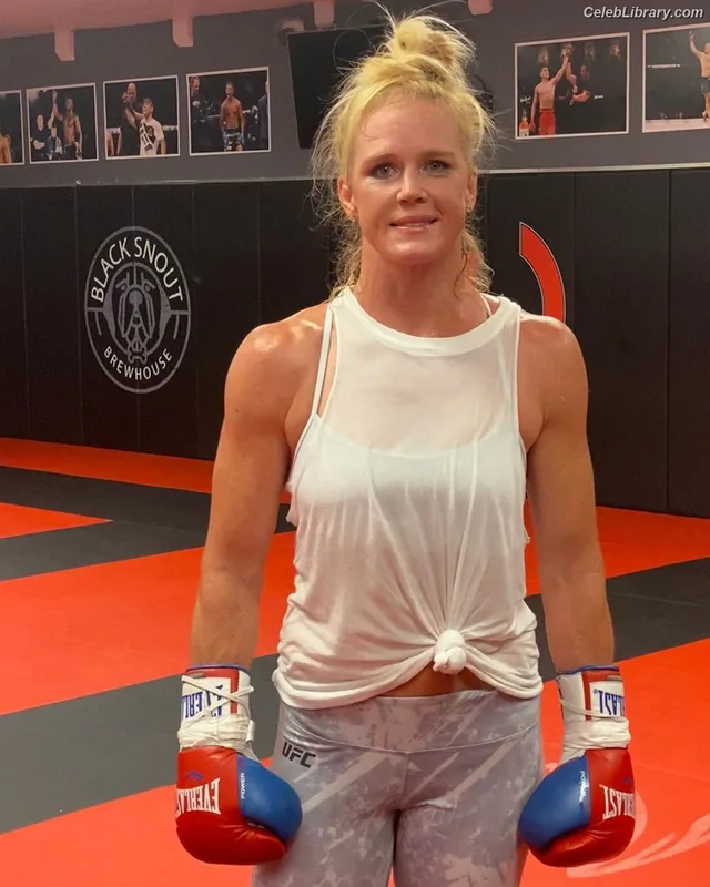 Holly Holm photo 8 of 345