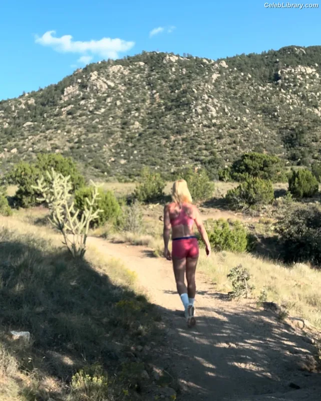 Holly Holm photo 14 of 345