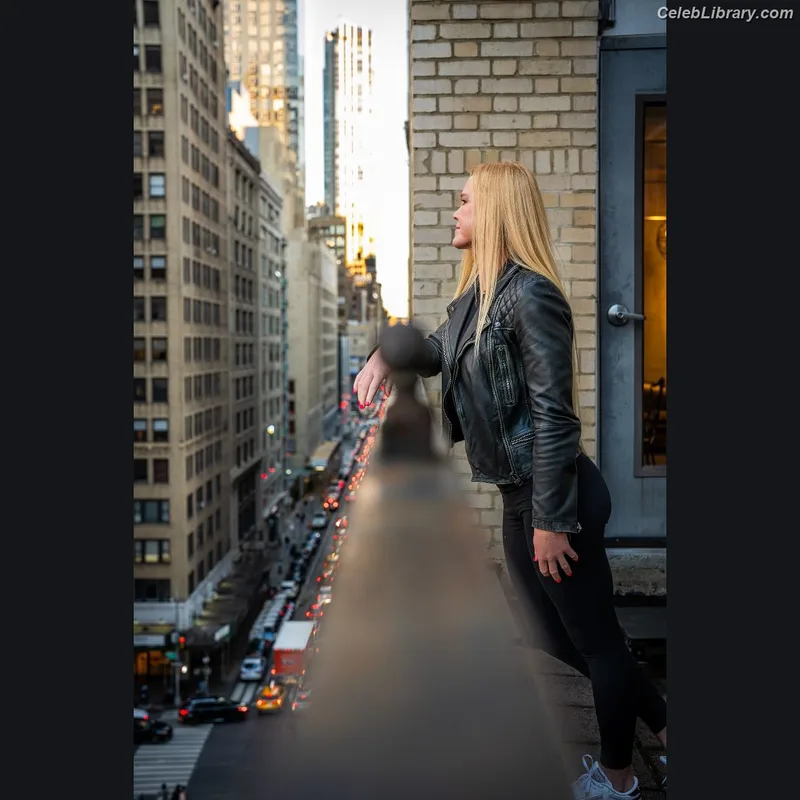 Holly Holm photo 23 of 345