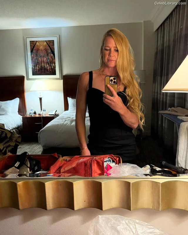 Holly Holm photo 6 of 345