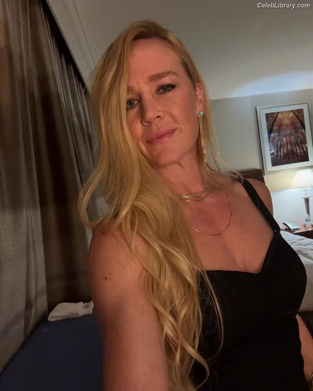 Holly Holm photo 8 of 345