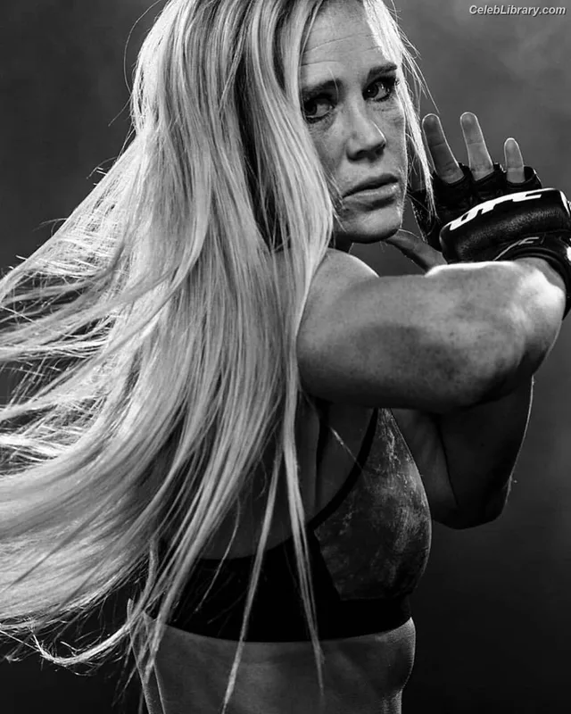 Holly Holm photo 12 of 345
