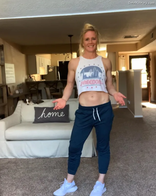 Holly Holm photo 21 of 345