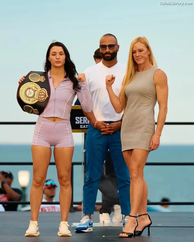 Holly Holm photo 3 of 345