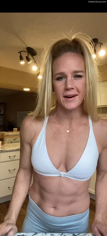 Holly Holm photo 14 of 345