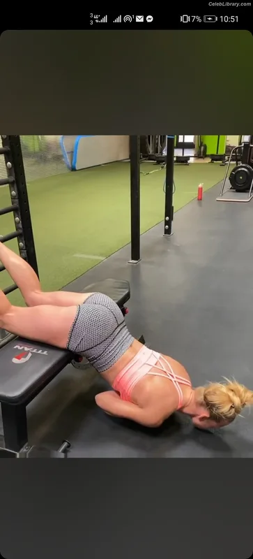 Holly Holm photo 23 of 345