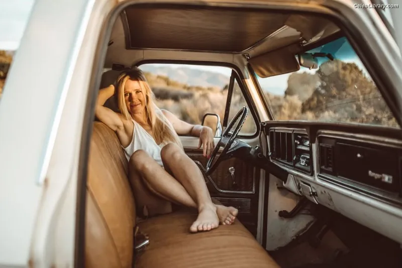 Holly Holm photo 16 of 345