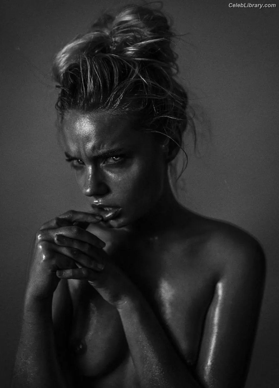 Holly Horne photo 8 of 16