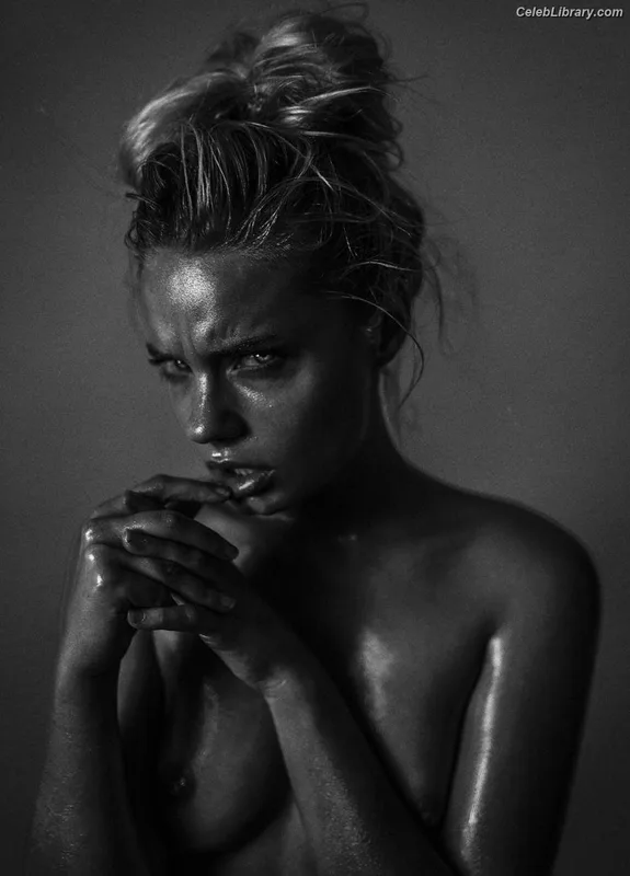 Holly Horne photo 8 of 17