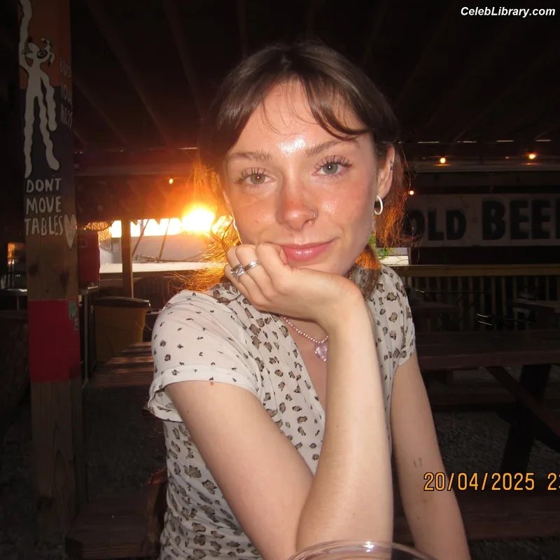 Holly Humberstone photo 22 of 167