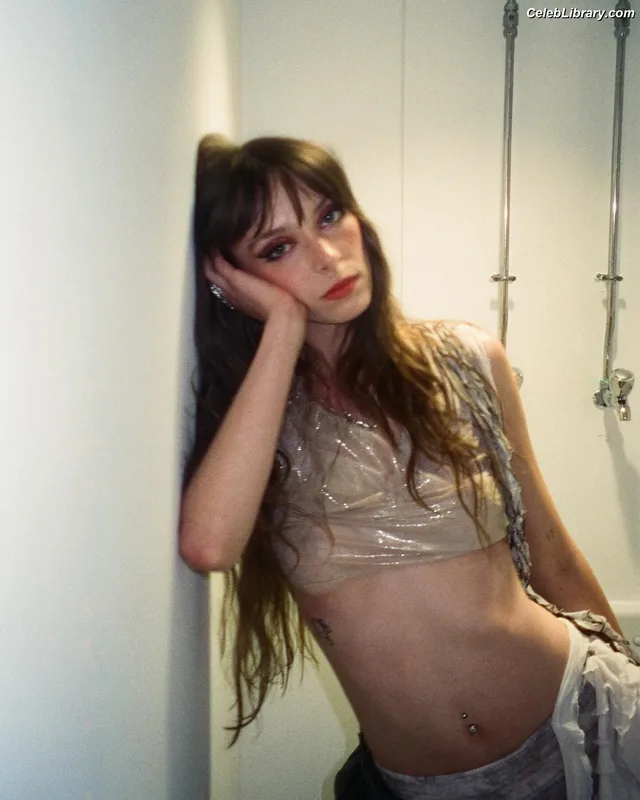 Holly Humberstone photo 18 of 167