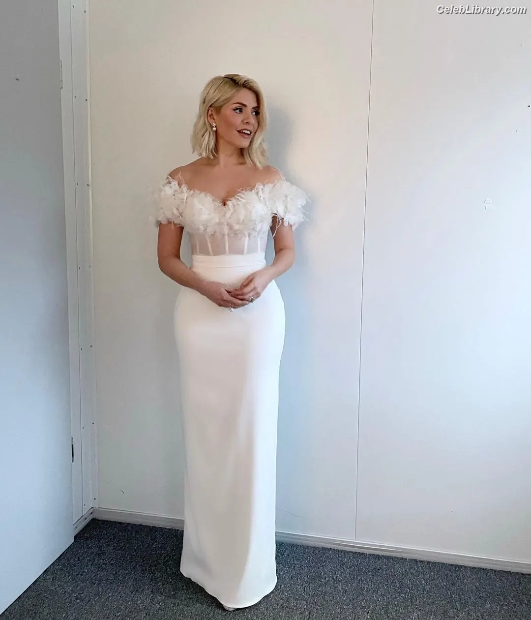 Holly Willoughby photo 14 of 930