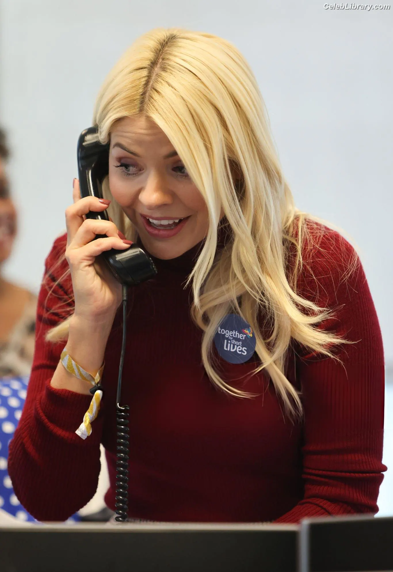 Holly Willoughby photo 16 of 930