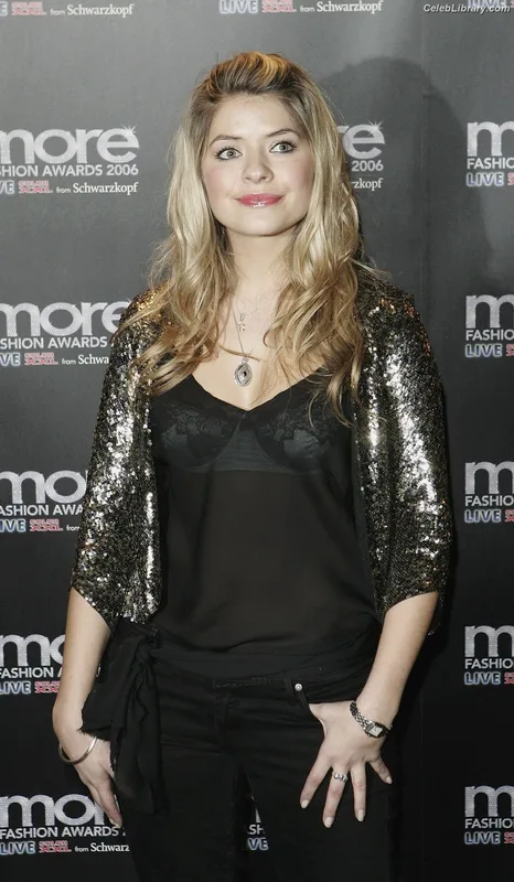 Holly Willoughby photo 2 of 931