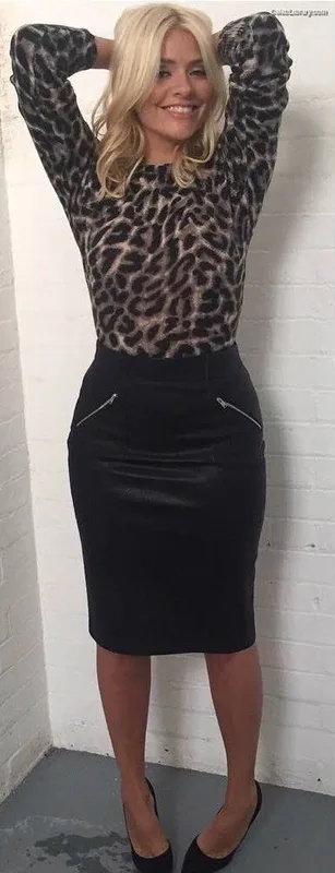 Holly Willoughby photo 23 of 931