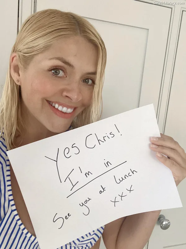 Holly Willoughby photo 12 of 931