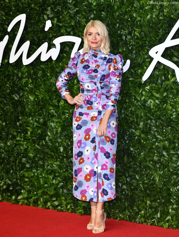 Holly Willoughby photo 20 of 931