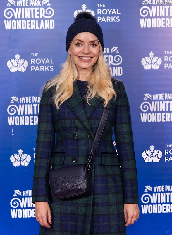 Holly Willoughby photo 15 of 931