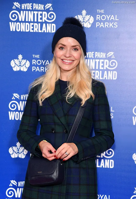 Holly Willoughby photo 22 of 931