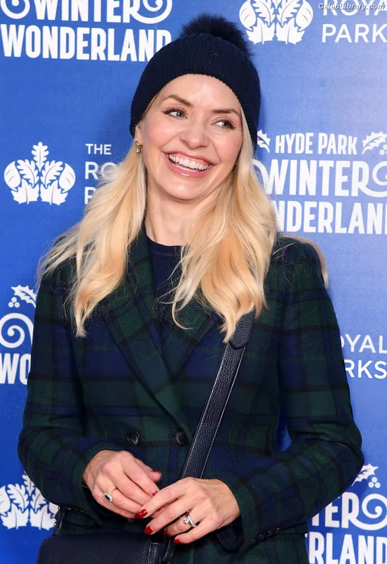 Holly Willoughby photo 23 of 931