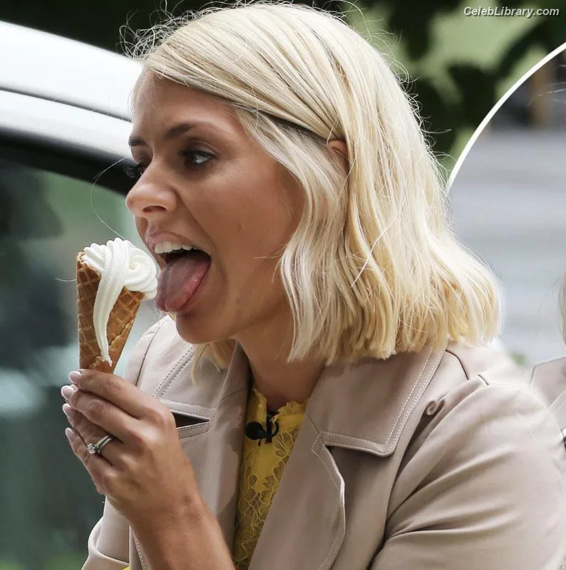 Holly Willoughby photo 18 of 931