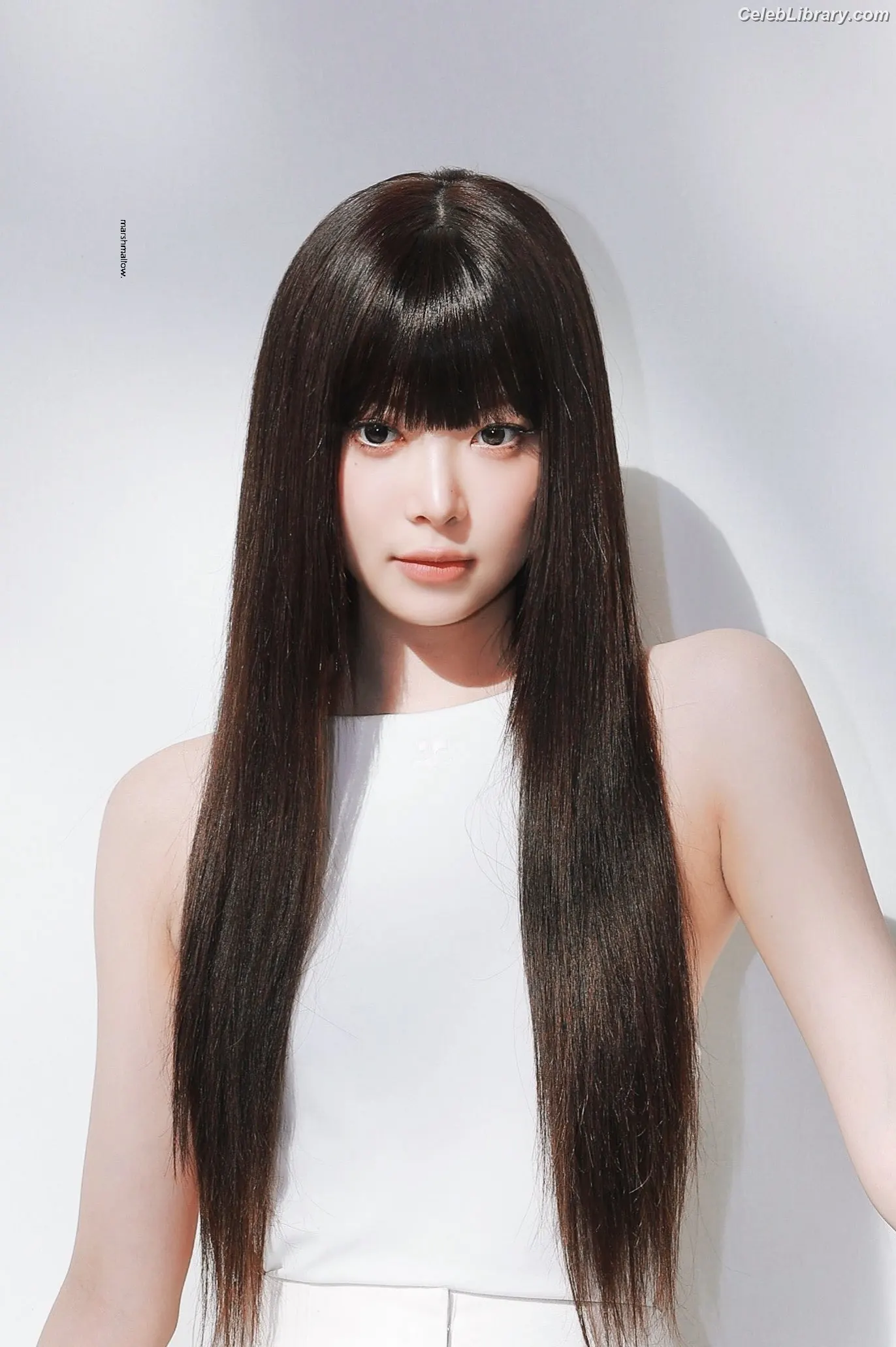 Hong Eunchae 홍은채  LESSERAFIM photo 14 of 991