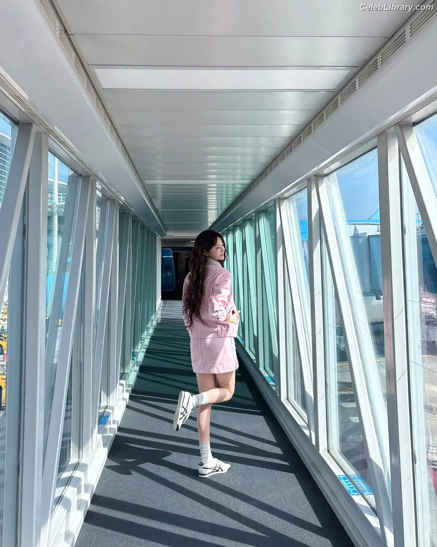 Hong Eunchae 홍은채 LESSERAFIM photo 11 of 991