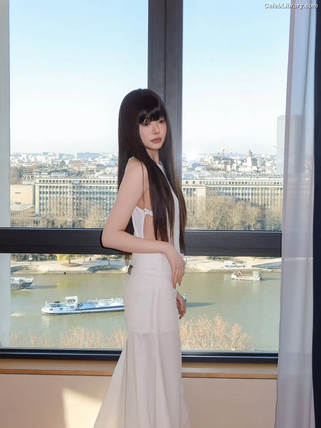 Hong Eunchae 홍은채 LESSERAFIM photo 18 of 991