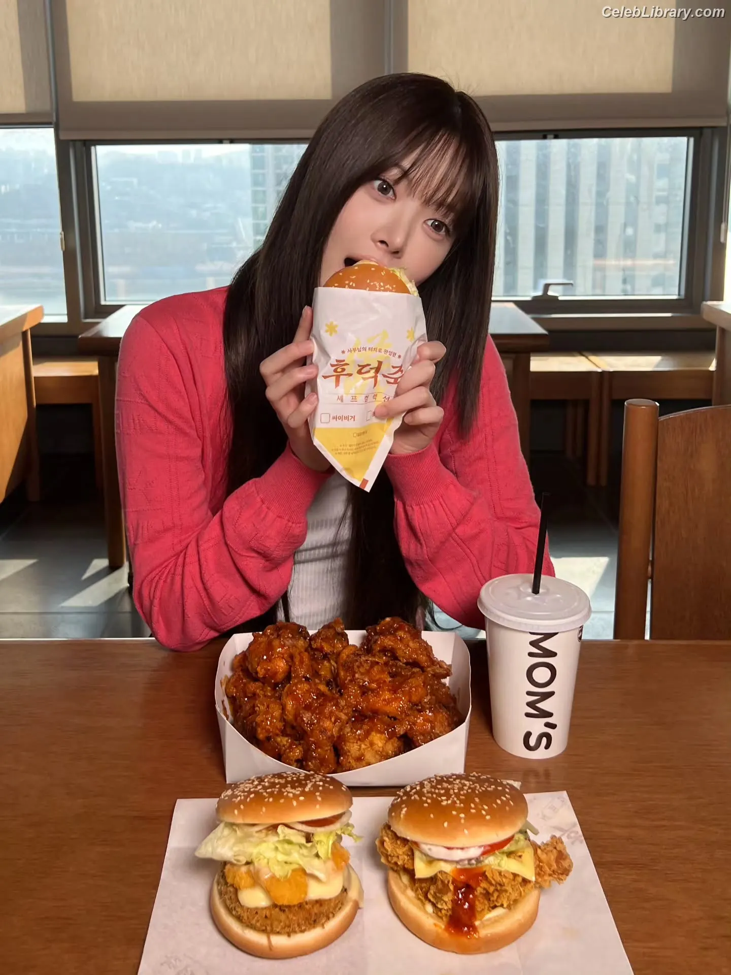 Hong Eunchae 홍은채 LESSERAFIM photo 1 of 991